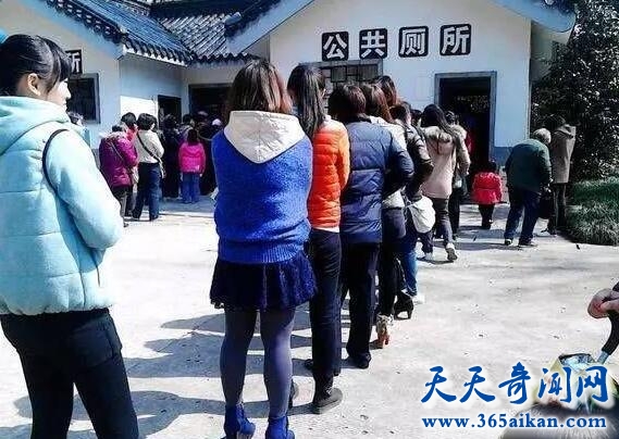 需要排队上厕所的为什么总是女人！男人为何不需要？