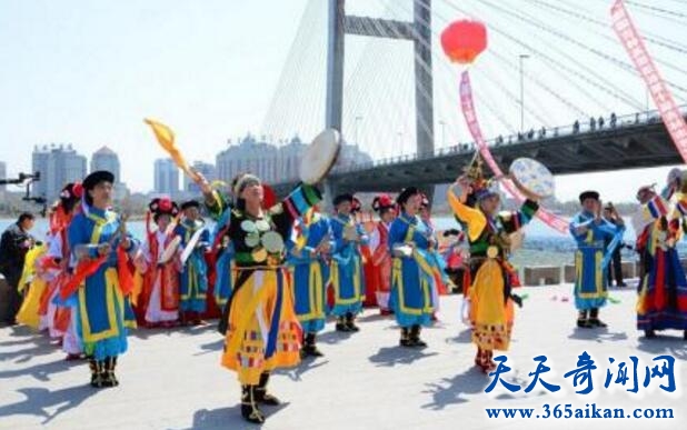 满族祭祖大典，完全按照皇帝祭祖模式举行！