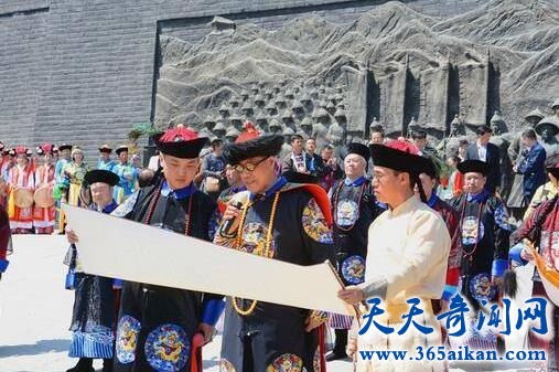 满族祭祖大典，完全按照皇帝祭祖模式举行！