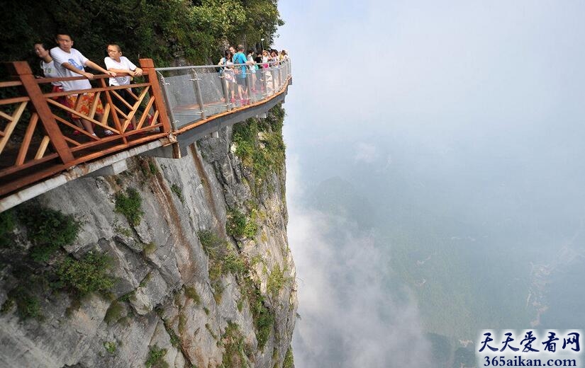 天门山玻璃栈道