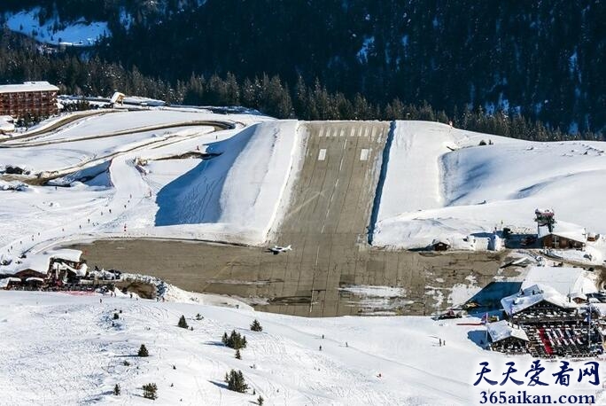 法国高雪维尔机场.jpg