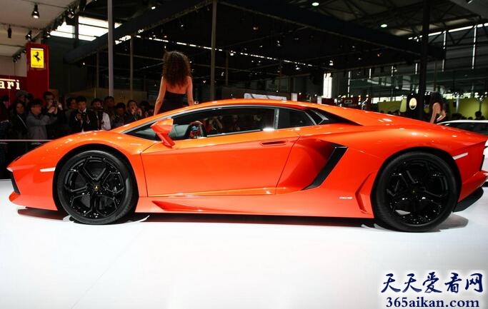 加长版兰博基尼Aventador.jpg