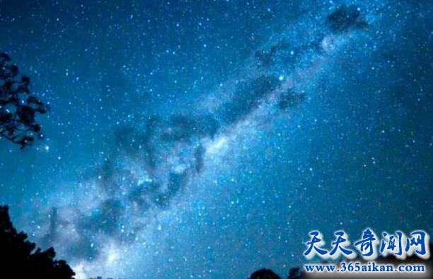 银河中的巨无霸恒星，心大星释放着璀璨的光芒！