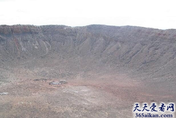 天外来客：盘点地球上十个最大的陨石坑