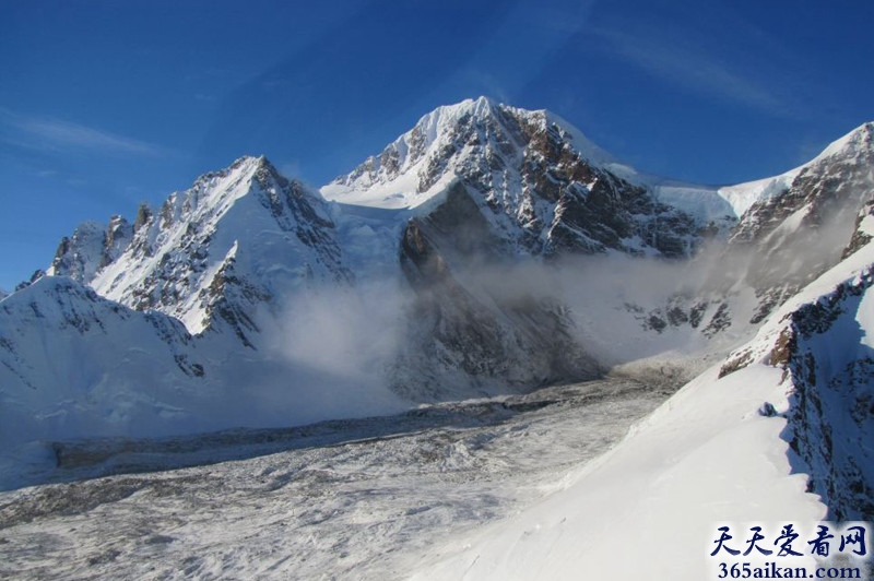 不可抗拒的自然灾害，美阿拉斯加发生大规模山崩6800万吨岩石滑下