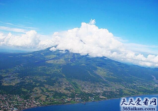 马荣火山.jpg