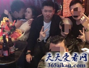 娱乐圈越演越烈的激吻门事件，各种奇葩婚外激情接吻！