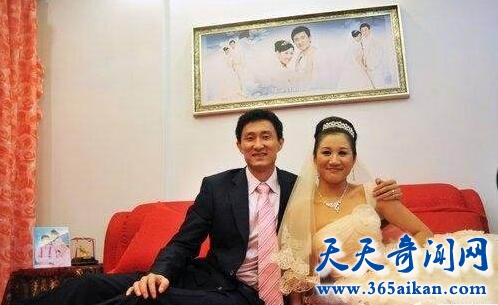 杜锋和老婆.jpg