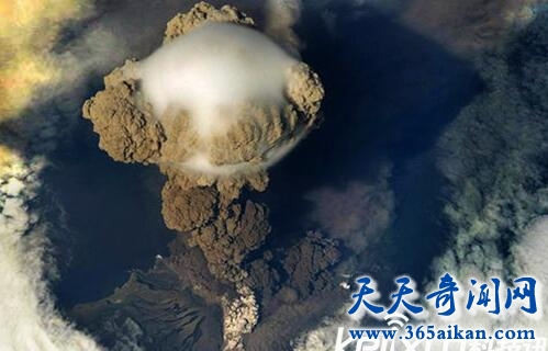 探索火山爆发形成的地球奇景！