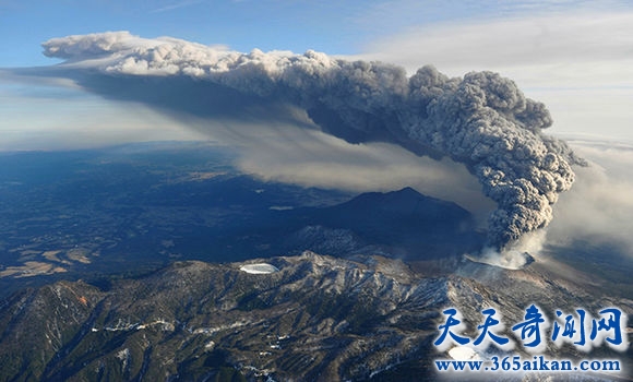 揭秘超级火山为什么爆发如此频繁，超级火山硬干怎样判定！